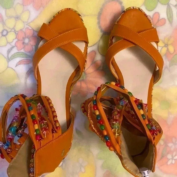 Sandals 👡 Platform  with multicolored beads decor Never Worn - Picture 7 of 12